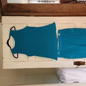 Patrick Collection teal blue, 100% silk sleeveless pant set. Size 12?.